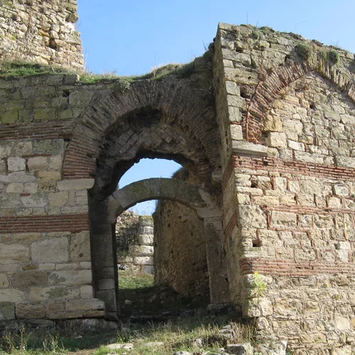 ΥΠΠΟ: Στρατηγικός σχεδιασμός για την αποκατάσταση του Κάστρου στο Διδυμότειχο