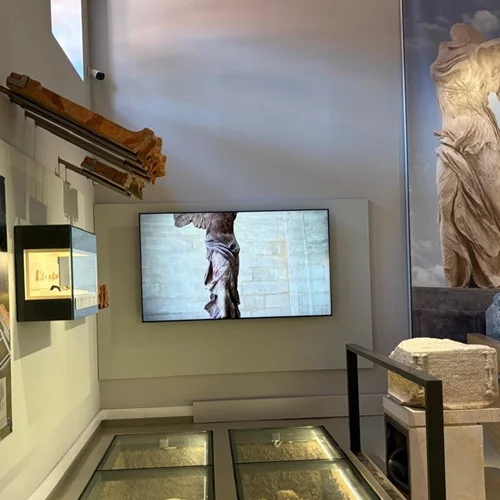 Εγκαινιάστηκε το νέο Αρχαιολογικό Μουσείο Σαμοθράκης