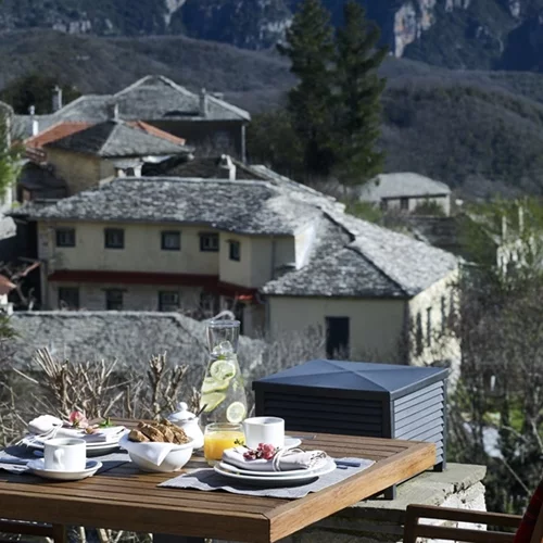 8+1 ξεχωριστά ξενοδοχεία και ξενώνες για την 28η Οκτωβρίου