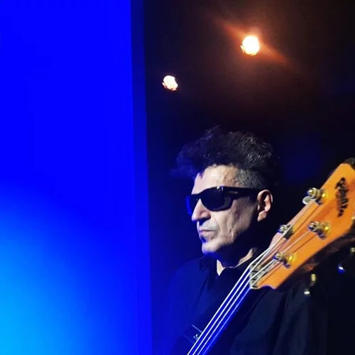 "Κόκκαλο": Μια θεατρική και μουσική εμπειρία στο θέατρο Σημείο