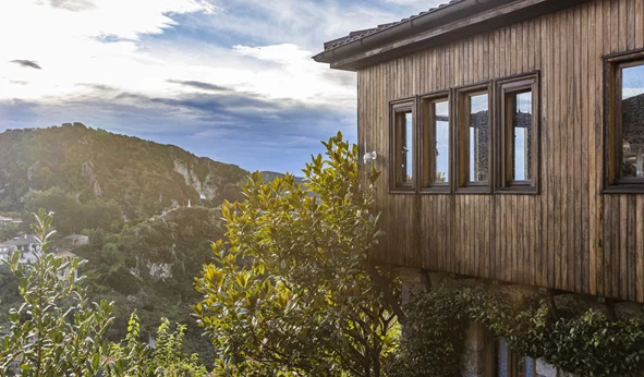 Ξενώνας Μπελλαίικο: Σπιτική φιλοξενία με θέα στην καρδιά της Αρκαδίας