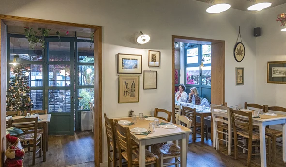 Στο βασίλειο της &quot;Δούκισσας&quot;, όλοι υποκλίνονται στους εξαιρετικούς μεζέδες