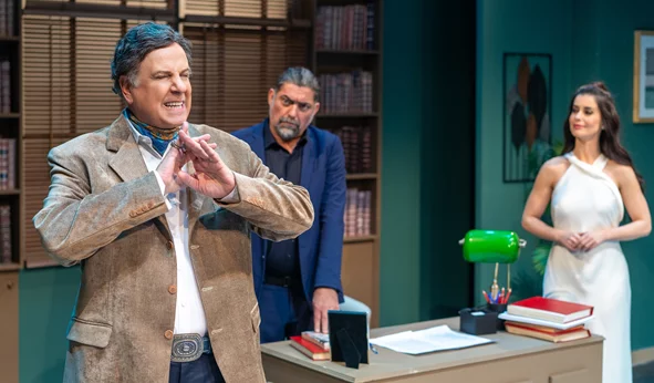 "Η Πριγκίπισσα των Αγίων Σαράντα!": Μια ξέφρενη κωμωδία που γεμίζει το Coronet με γέλιο