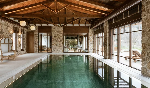 Hermea Grand Mountain Villa &amp; Spa: Πολυτέλεια και Φύση στην Κορυφή της Κορινθίας