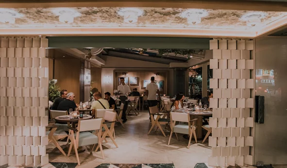 Video walkthrough: H Ναταλία Δραγούμη δοκιμάζει την casual dining εμπειρία του "Opus Inner Pleasure"