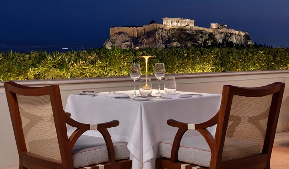 Το Ξενοδοχείο Μεγάλη Βρεταννία μας εύχεται "Happy Valentine’s Day" με τον πιο ρομαντικό τρόπο