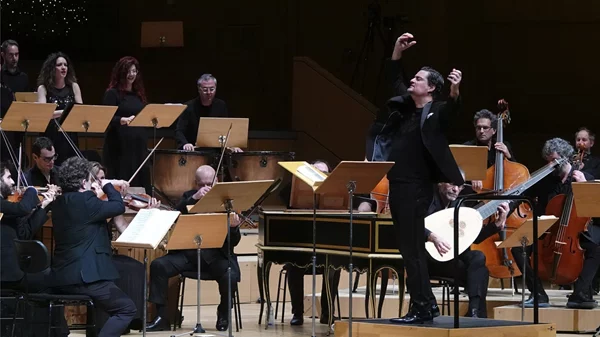 Κάνουμε ποδαρικό στο 2025 μετά μουσικής