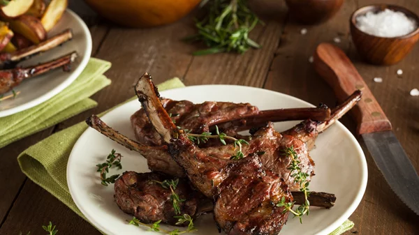 "Χαρούπι και Ελιά"