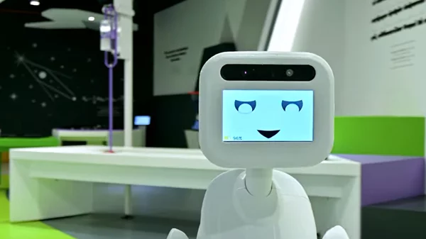 Τι μπορεί να πετύχει ένα ρομπότ μέσα στις σχολικές τάξεις; Η ΖΩΗbot ξεκινά το ταξίδι της