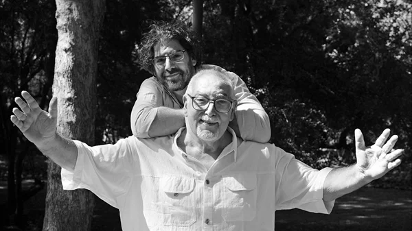 Χόρχε και Ντεμιάν Μπουκάι παρουσιάζουν τα βιβλία τους στην Αθήνα