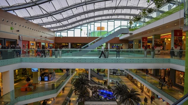 Αφιέρωμα στις γυναίκες στο Athens Metro Mall