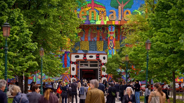 Αποστολή στη Μπιενάλε Βενετίας 2024: τα εθνικά περίπτερα που ξεχωρίσαμε