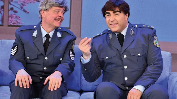 Τελευταίο τριήμερο για την παράσταση "20 χρόνια Δελφινάριο" του Μάρκου Σεφερλή