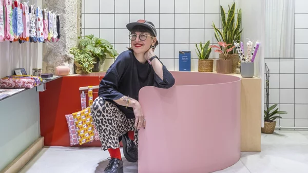 Τρία νέα μαγαζιά στην πολύχρωμη Ζωοδόχου Πηγής στα Εξάρχεια