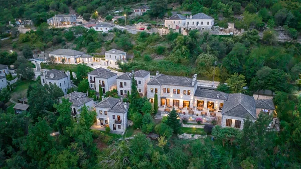 Το "Aristi Mountain Resort & Villas" ετοιμάζει ένα "Κυνήγι Μανιταριών" και γιορτάζει τα δημοφιλή "Καζανέματα" στο Ζαγόρι