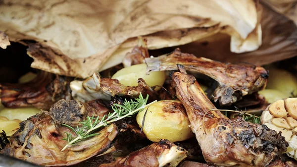 Οι καλύτερες συνταγές για το πασχαλινό τραπέζι