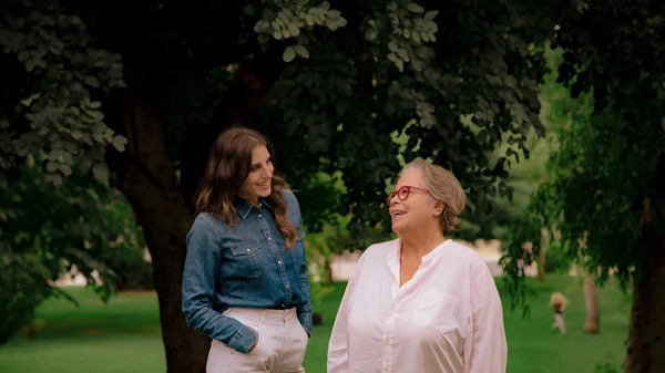 Η Δήμητρα Γαλάνη μαζί με την Παυλίνα Βουλγαράκη ταξιδεύουν στη Βόρεια Εύβοια