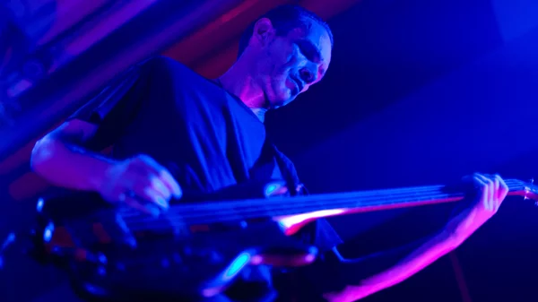 Τα 5 αγαπημένα τραγούδια των avant-garde jazz Ιταλών, Zu