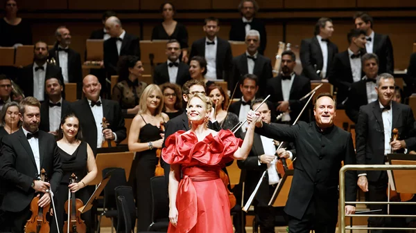 Η Θεσσαλονίκη και το Μέγαρό της στο επίκεντρο της μουσικής ζωής: επιτυχημένα ρεσιτάλ Γκαράντσα και Χόουπ