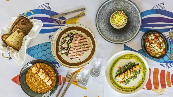 Στάση Μετρό Κατεχάκη: Στην πιπεράτη και θαλασσινή "Πιπεριά"