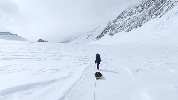 "Vanessa Vinson Vibes": Το ντοκιμαντέρ του Ανδρέα Σιαδήμα για δύο προβολές στον Δαναό