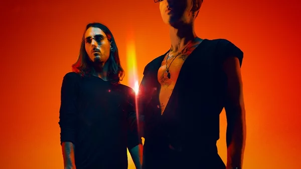 To δίδυμο των Mind Against επιστρέφει στην Αθήνα