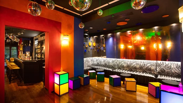 Ντισκόμπαλα ...  Χορεύουμε;