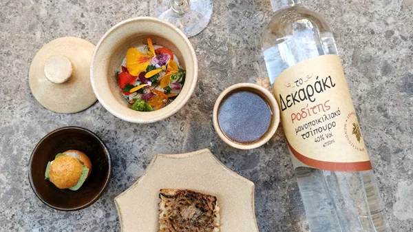 Το Δεκαράκι Ροδίτης αγαπάει το χέλι