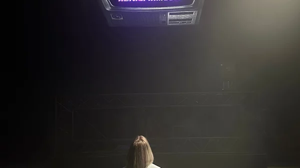 Τo Aenigma καταλαμβάνει το "Oddity"