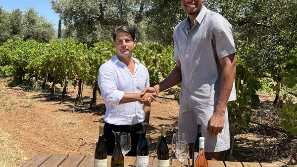 Η οικογένεια Αντετοκούνμπο επενδύει στα ελληνικά οινοποιεία