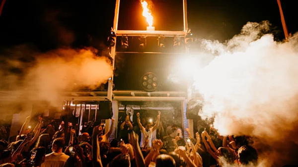 Ο Αλέξανδρος Χριστόπουλος στο New Moon Party του "Island"