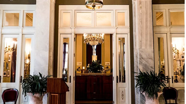 "Foyer" / "Filotimos": εκεί που χτυπάει η καρδιά της τέχνης και της διασκέδασης