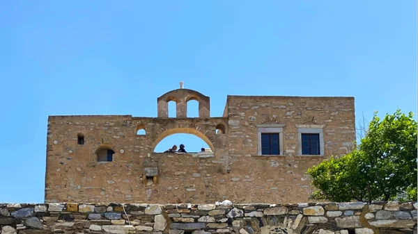 Φεστιβάλ Νάξου 2024: Παραθερίζουμε στον Πύργο Μπαζαίου