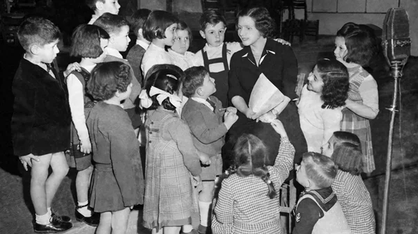 "Aγαπημένη Θεία Λένα": Ένα ντοκιμαντέρ της Μαρίας Ηλιού για τη ζωή και το έργο της Αντιγόνης Μεταξά