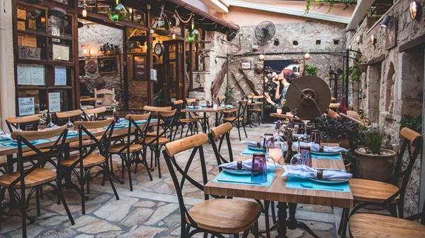 "Το πηγάδι": Κρητικό τσιμπούσι σε σύγχρονη προσέγγιση