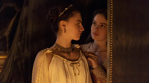 Nova: Οι σειρές που θα μας κρατήσουν συντροφιά τις επόμενες μέρες