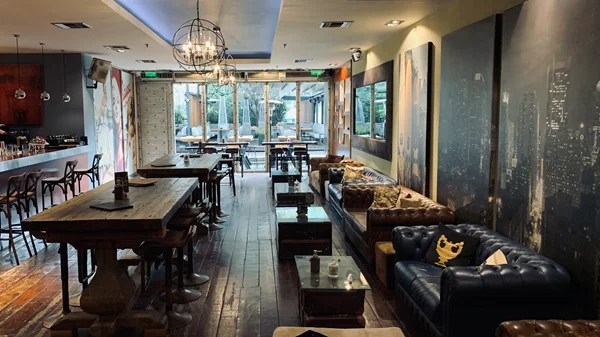 "After office" έξοδος στο "Mao"