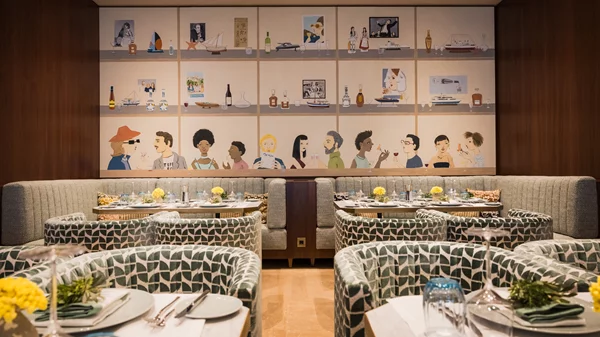 Στο φιλότεχνο "Amber Cellar" του ξενοδοχείου "Mitsis N’UPiraeus Port"