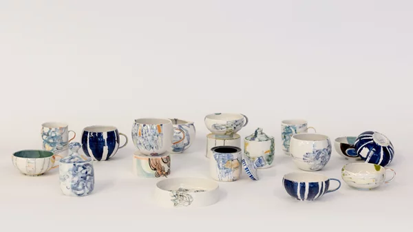 Η έκθεση "Αλχημείες" θέτει ερωτήματα για το πέρασμα μας στον χώρο και τον χρόνο