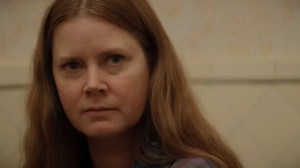 "Nightbitch": Ένα παράθυρο στην κτηνωδία της μητρότητας