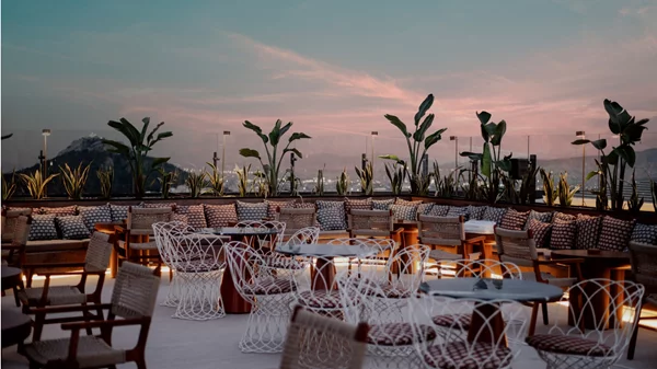 Ανεβήκαμε στην κορυφή του Πύργου Απόλλων και αισθανθήκαμε "Deos"