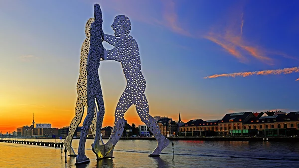 Τριήμερο προβολών ντοκιμαντέρ για τις ελληνογερμανικές σχέσεις