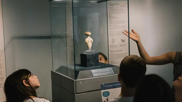 "Εκπαίδευση για όλους" στο Μουσείο Κυκλαδικής Τέχνης: Οι μαθητές έρχονται σε επαφή με τον αρχαίο πολιτισμό