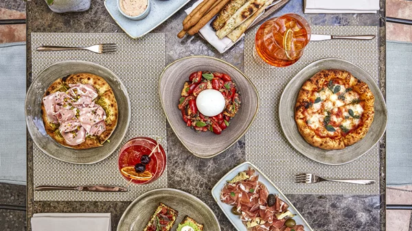 "Il Giardino Segreto": Ο κομψός μυστικός κήπος στο Atrium του Alexander’s Lounge ανεβάζει το aperitivo σε άλλο επίπεδο