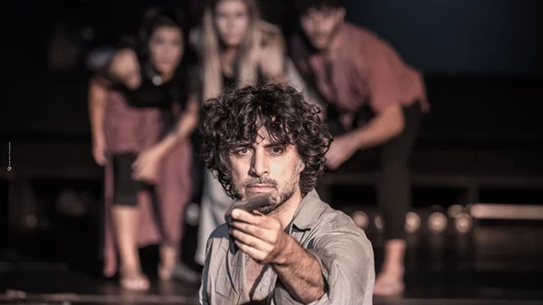 Η "Ιστορία ενός σκύλου που τον έλεγαν Πιστό" λέγεται και φέτος στο θέατρο Άλφα