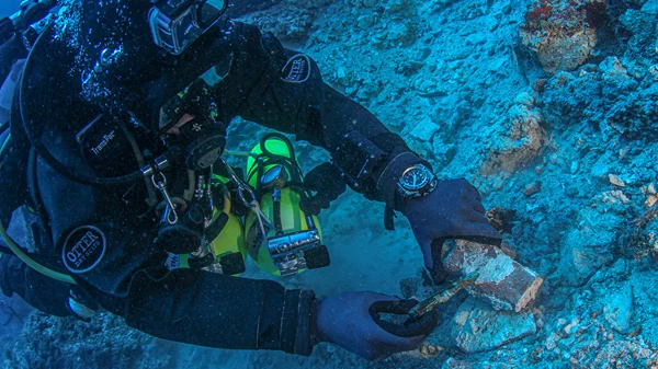 Νέα ευρήματα ανέσυρε η αρχαιολογική έρευνα στο ναυάγιο των Αντικυθήρων