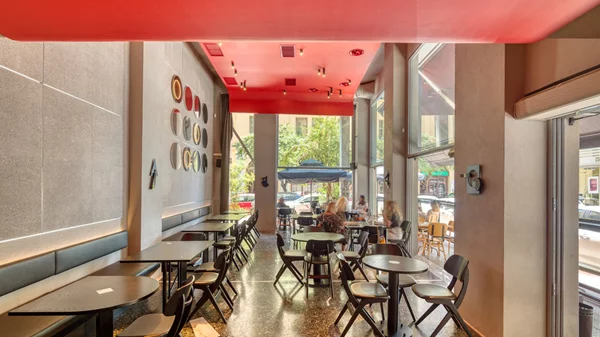 "Μαιτρ και Μαργαρίτα": Μπιστρονομία αλά γκρεκ στη Θεσσαλονίκη