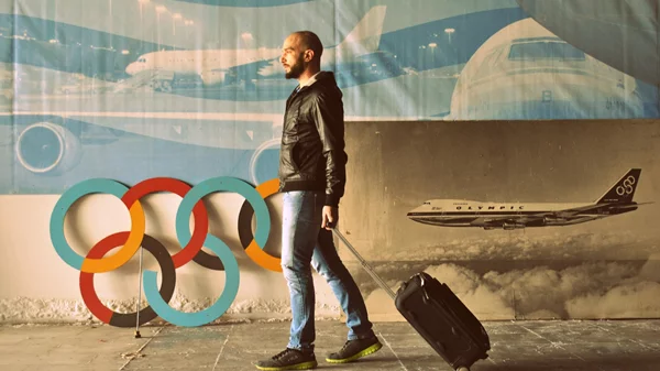 Ο Λεωνίδας Βασιλόπουλος επανασυστήνει τους εγκαταλελειμένους χώρους του Ελληνικού