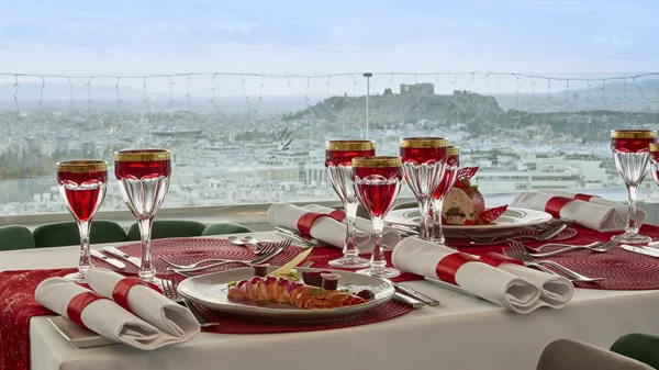 "St. George Lycabettus": Γιορτάζουμε με ανοιχτούς ορίζοντες