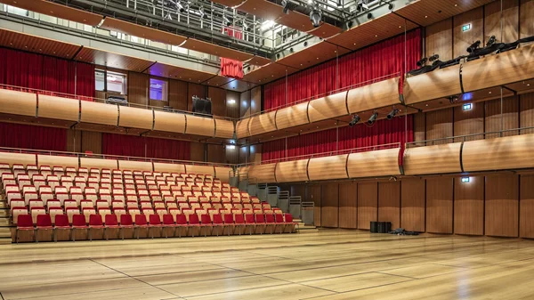 Ακρόαση ερμηνευτών για το μιούζικαλ "Tick, Tick… Boom!" στην ΕΛΣ